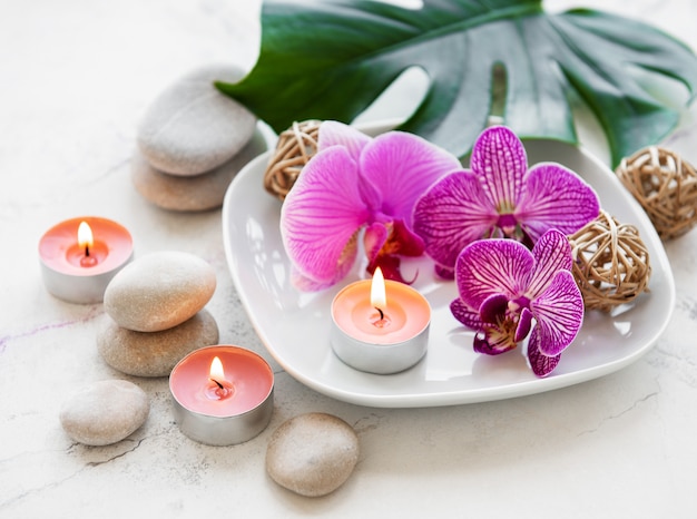 Spa-Produkte mit Orchideen