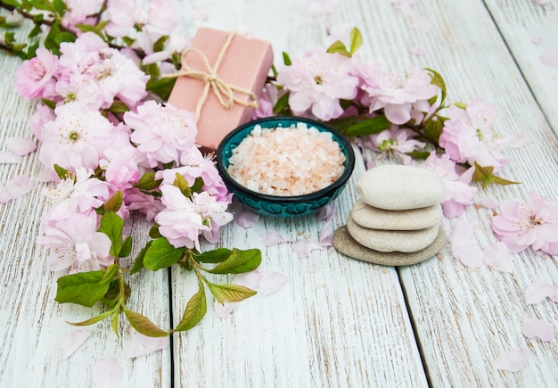 Spa-Produkte mit Sakura-Blüte