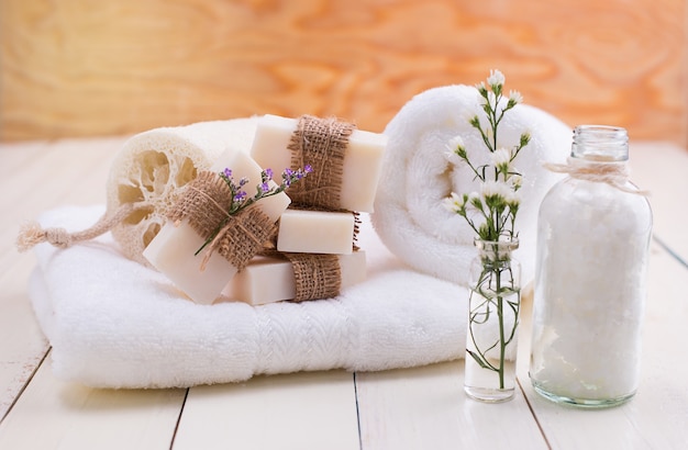 Spa still life, Spa soap en una toalla blanca.