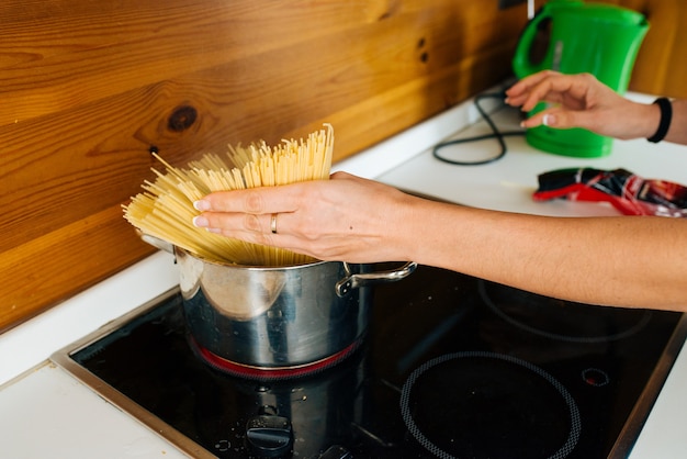 Foto spaghetti ist auf der speisekarte