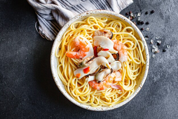 Spaghetti Meeresfrüchte Pasta Garnelen, Muscheln, Tintenfisch und mehr zweiten Gang