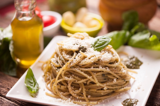 Spaghetti mit Pestosauce