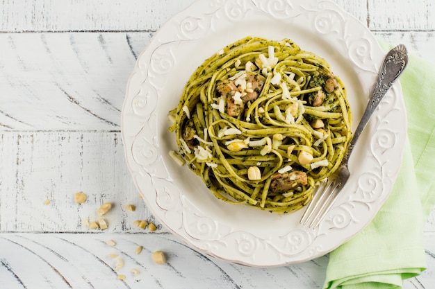 Spaghetti mit Pestosoße