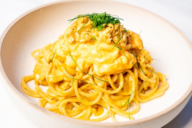 Spaghetti mit würzigem Krabbencurry nach thailändischer Art