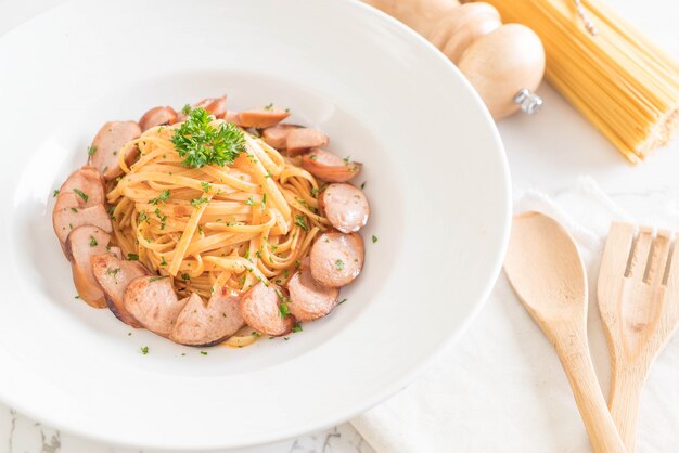 Spaghetti mit Wurst