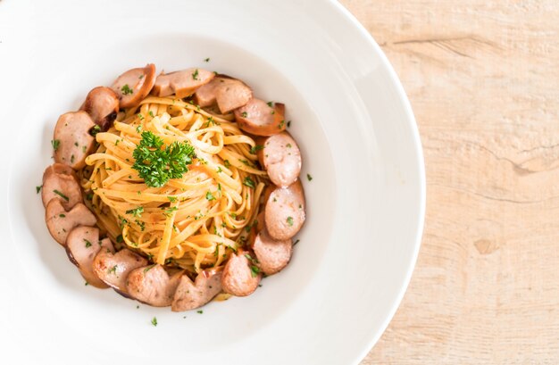 Spaghetti mit Wurst