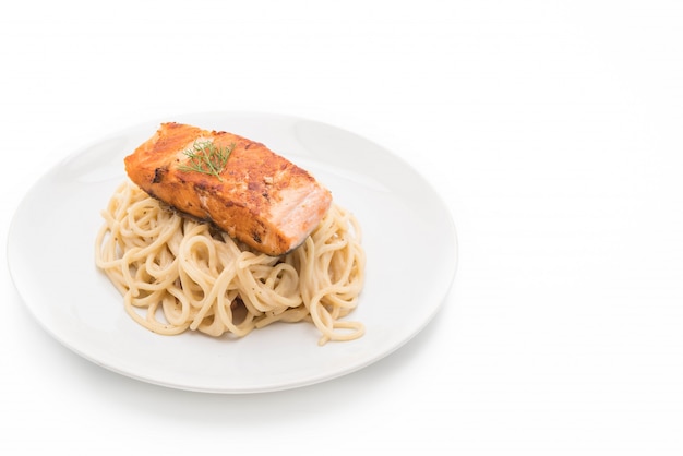 Spaghetti-Sahne-Sauce mit Lachs