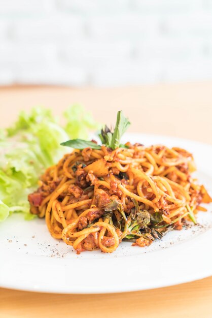 Spaghetti Schweinefleisch mit Tomatensauce