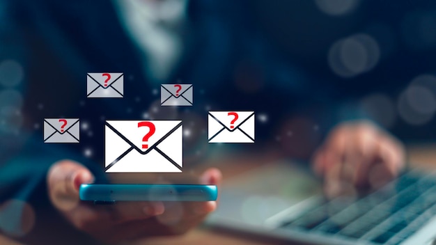 Spam o correos electrónicos desconocidos virus e intrusiones en línea ataque cibernético en Internet
