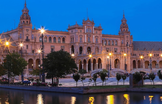 Spanien SquarePlaza de Espana befindet sich im öffentlichen Maria Luisa Park in Sevilla, Spanien