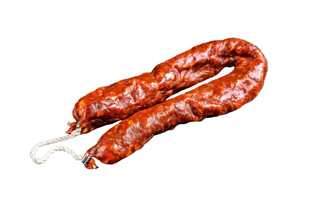 Foto spanische chorizo-schweinewurst, isoliert auf weißem hintergrund, top-view