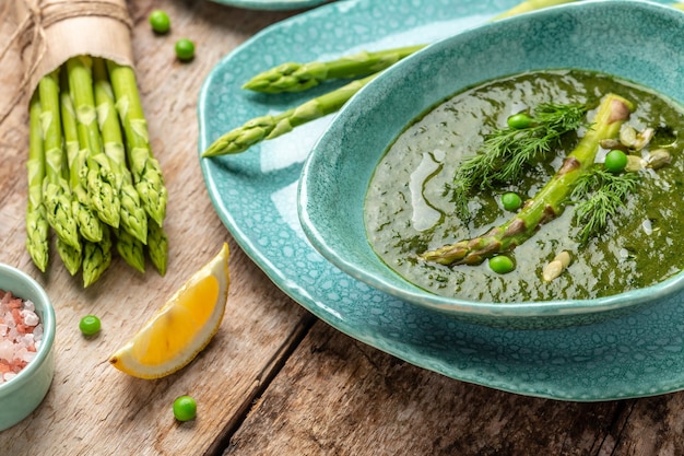 Spargel-Spinat-Suppe