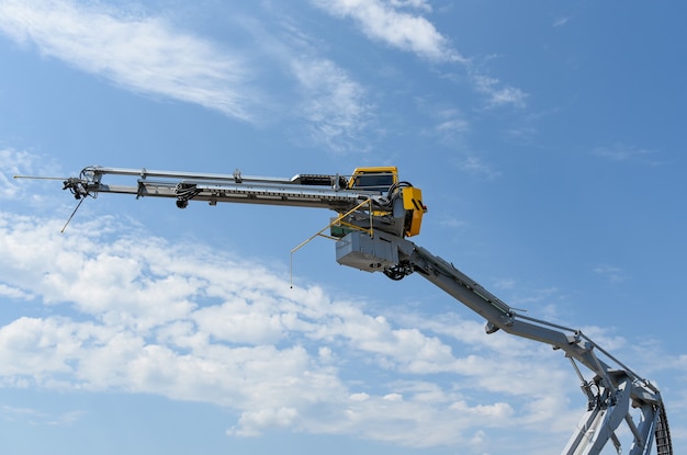 Spezialhahn zur Behandlung von Flugzeugen mit Anti-Icing-Flüssigkeit.