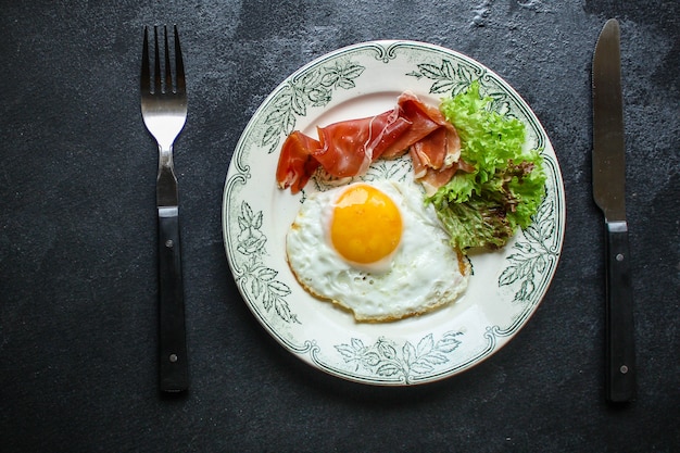 Spiegeleier, gesundes Frühstück