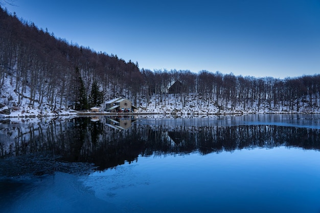 Spiegelungen des Sees