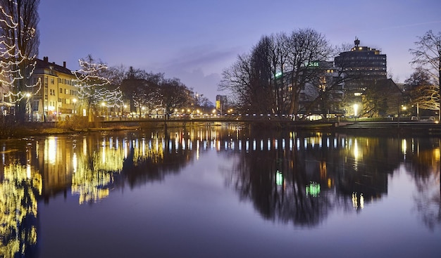 Spiegelungen im Wasser