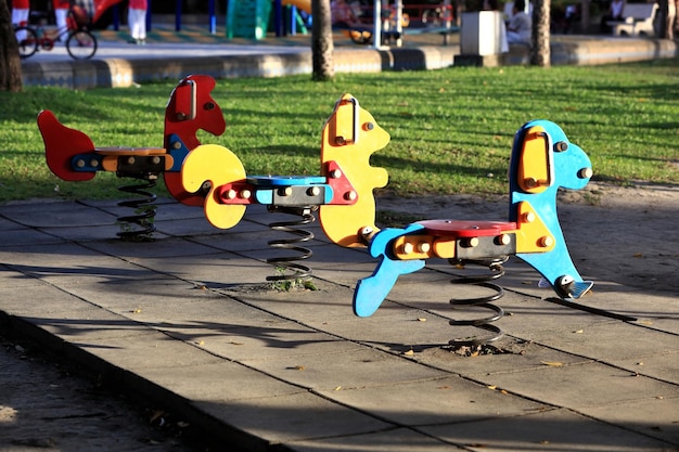 Foto spielgeräte im park