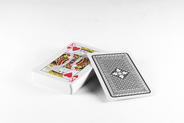 Foto spielkarten könig karte und zurück weißen hintergrund modell