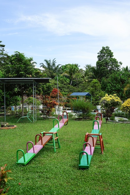 Foto spielplätze in öffentlichen parks, erholung im freien