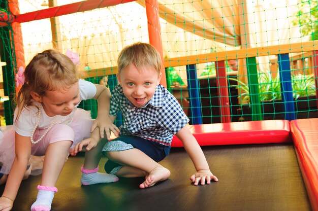 Spielplatz im Indoor-Vergnügungspark für Kinder