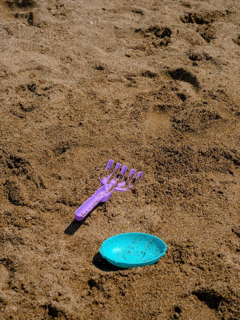 Spielzeug am Strand