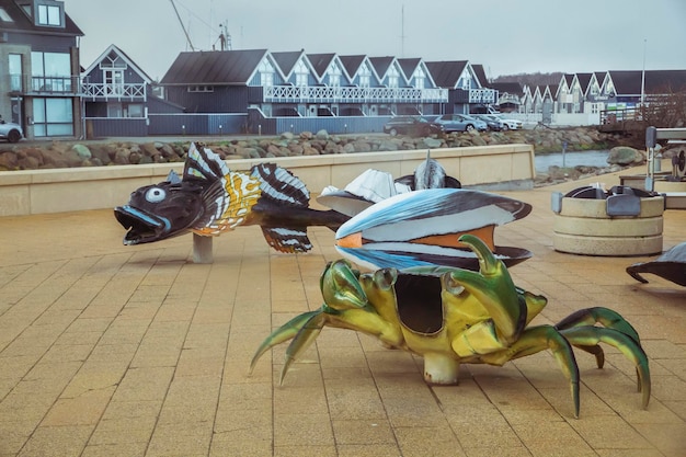 Spielzeug-Meeresbewohner in einer Hafenstadt in Dänemark