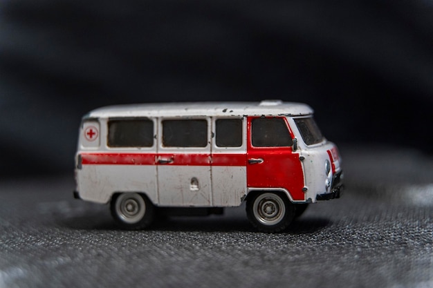 Spielzeugauto-Krankenwagen Medizinisches Transportfahrzeug Krankenwagenmodell