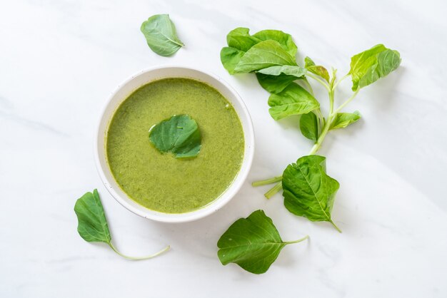 Spinatsuppe Schüssel