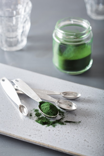 Spirulina em pó suplemento alimentar saudável