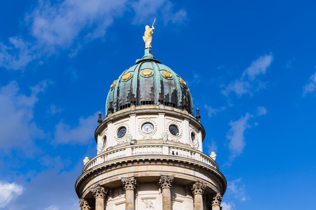 Spitze des Französischen Doms in Berlin