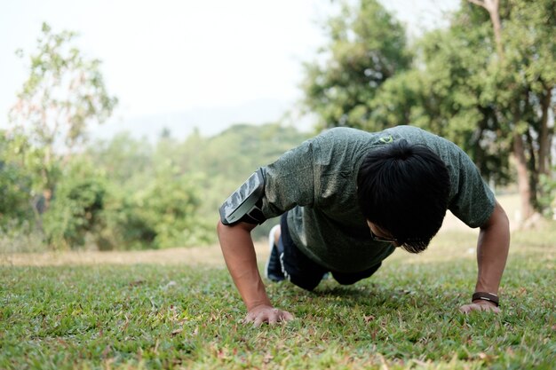 Sport Fitness Mann Push-ups.