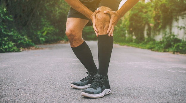 Sport Runner hombre dolor de rodilla no puede correr fotos diseño banner