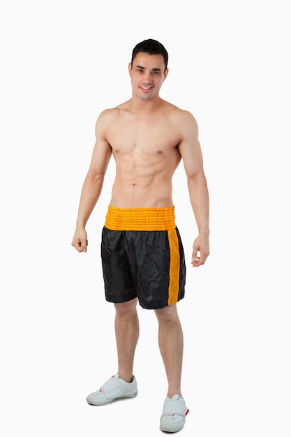 Sportlicher junger Mann in Boxershorts