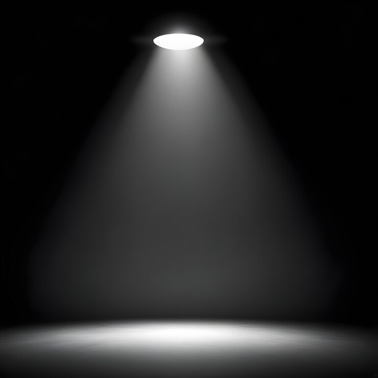 Foto spotlight em fundo de papel de parede preto de estúdio