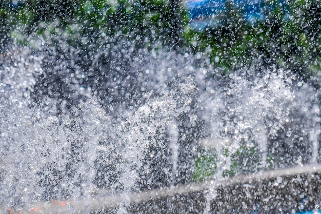 Spray de fuente en el parque