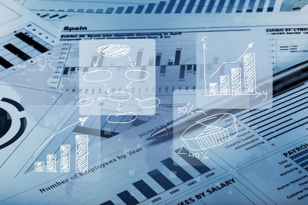 Spreadsheet-Bankkonten mit Rechner und Stift