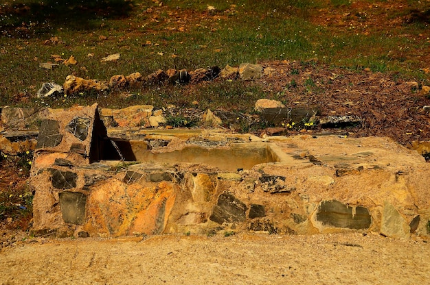 Springbrunnen und Tränke im Freien