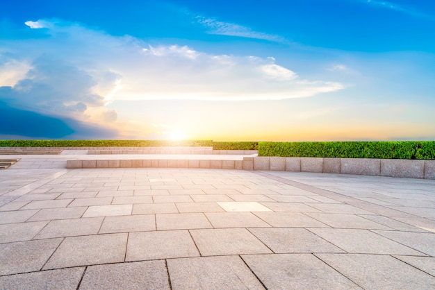 Square Brick Road e Sky Clouds