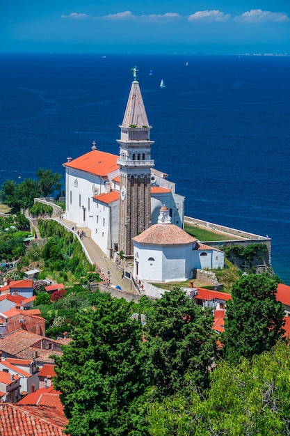 Foto st. george dom in piran