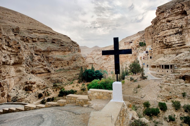 St. George Kloster im Wadi Qelt gegen den Himmel