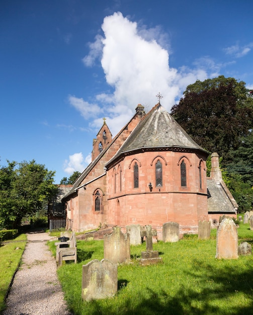 St. Hilary Kirche Erbistock von River Dee