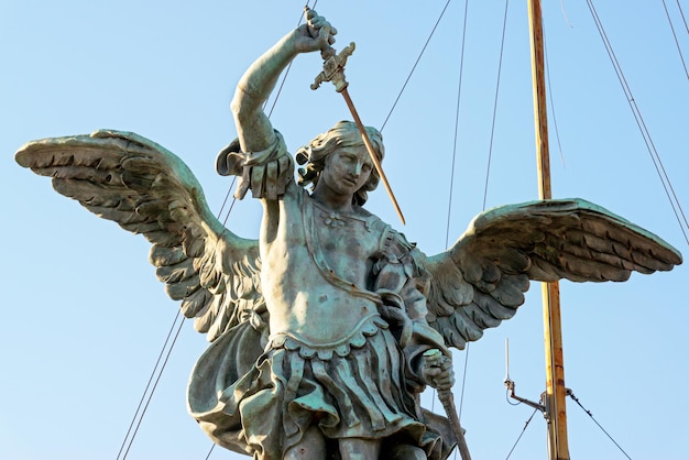 St. Michael-Statue oben auf der Engelsburg in Rom