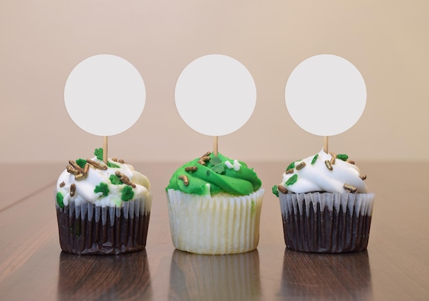 St. Patricks Day Cupcake Topper Mockup mit Textfreiraum