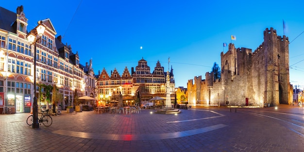 St Veerle's Square Nacht Gent Belgien