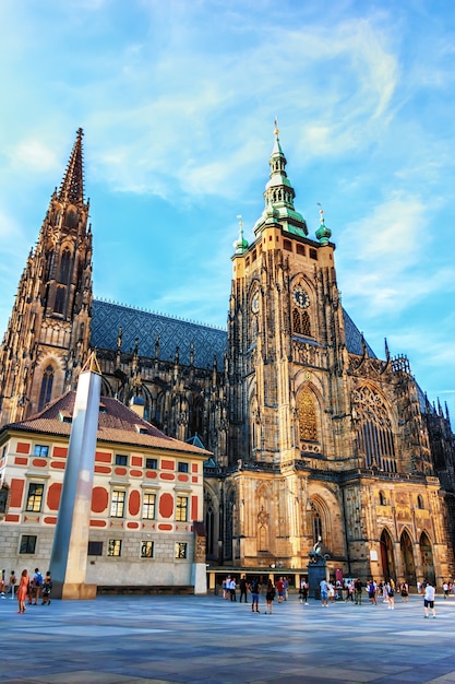 St.-Veits-Kathedrale und ein Platz in der Prager Burg.