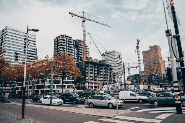 Stadt gegen den Himmel