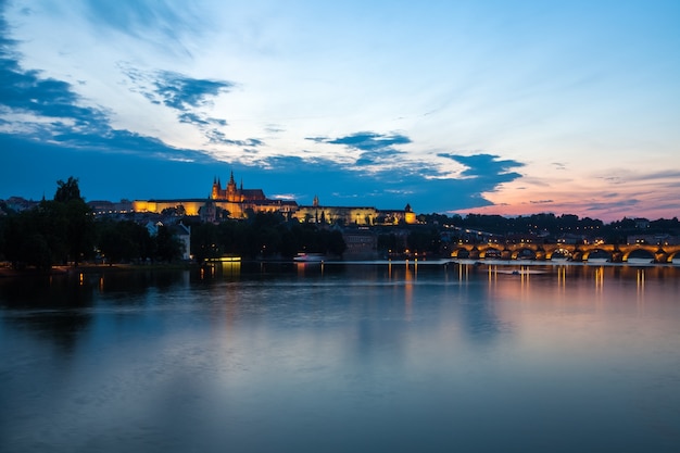 Stadt in der Nacht