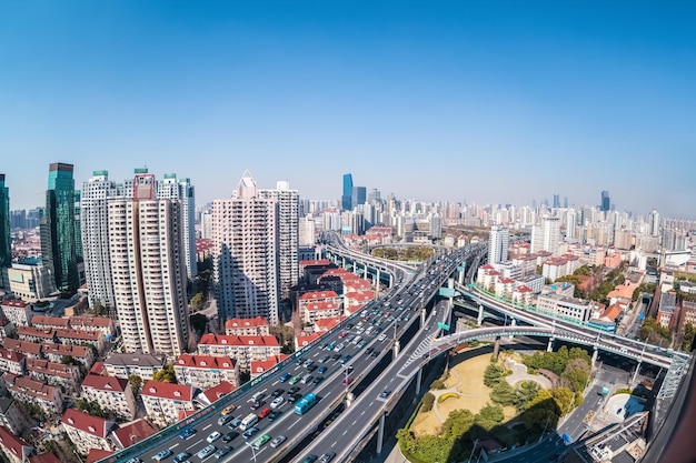 Stadtautobahnkreuz in shanghai mit fisheye-ansicht