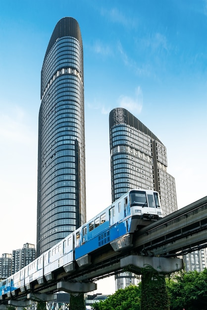 Stadtbahn in der Stadt, Chongqing, China