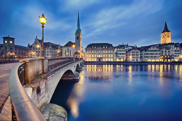 Stadtbild der Nacht Zürich, Schweiz